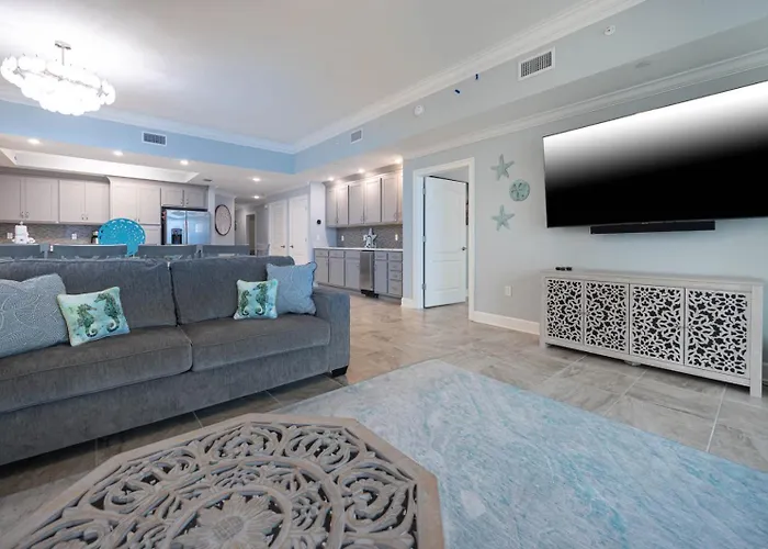 Phoenix Gulf Towers 505 Apartment